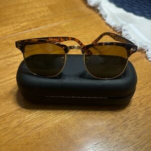 Tortiouse in excellent condition. No scratches only worn a hand full of time.